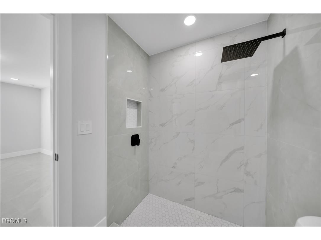 577 Aspen Avenue S Lehigh Acres FL 33974 2025015088 image8