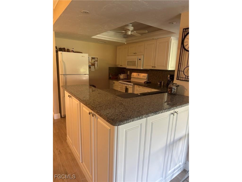 5770 Trailwinds Drive #211 Fort Myers FL 33907 2025022602 image8