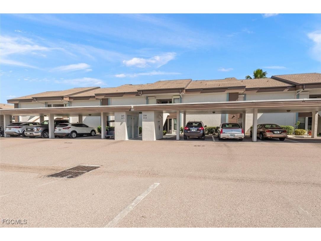 5770 Trailwinds Drive #213 Fort Myers FL 33907 2025019044 image1