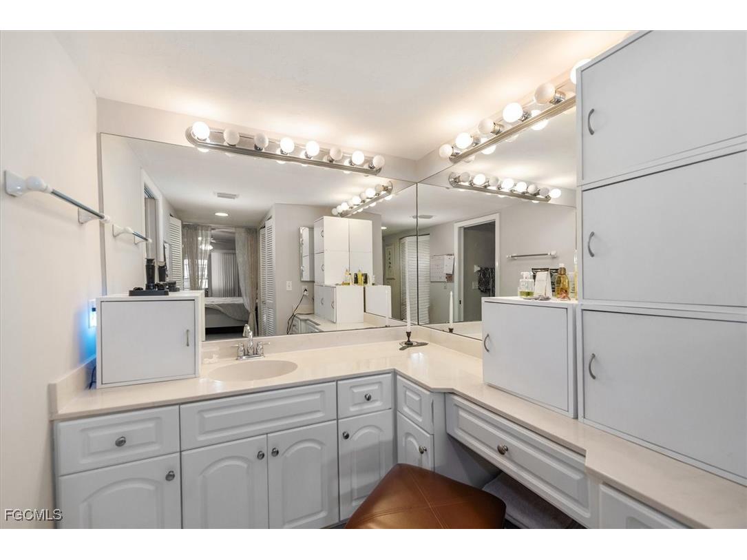5770 Trailwinds Drive #213 Fort Myers FL 33907 2025019044 image17