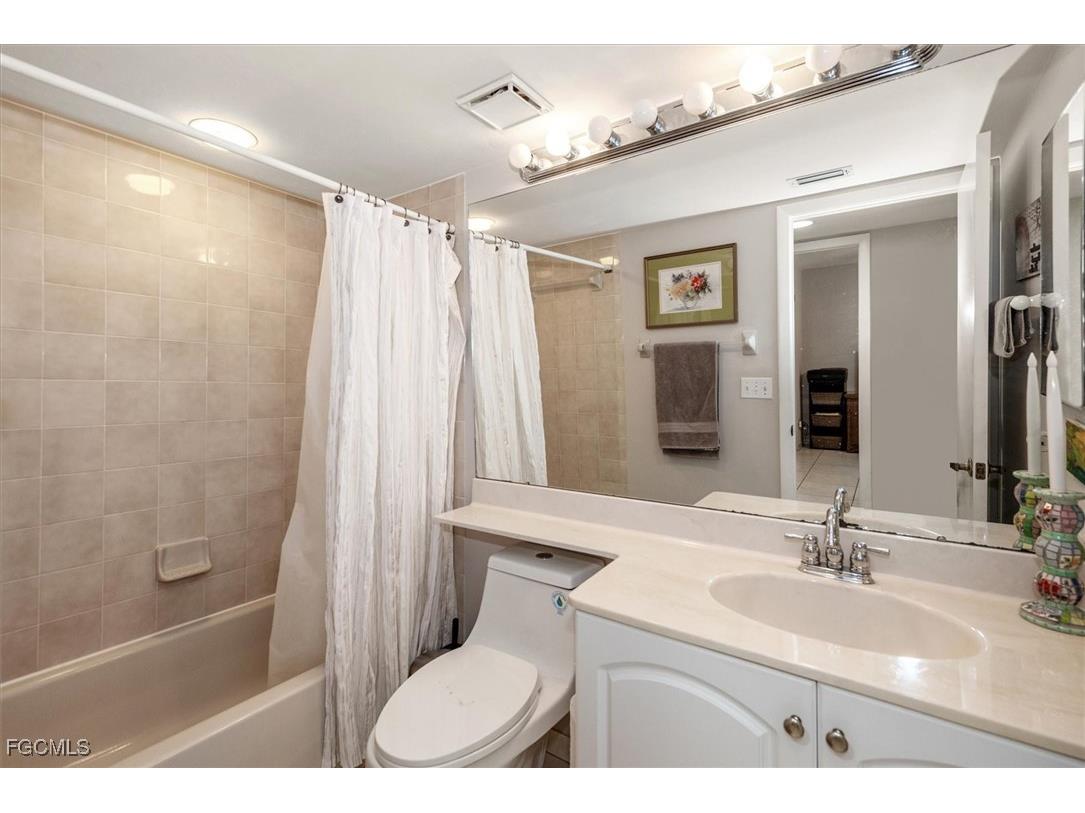 5770 Trailwinds Drive #213 Fort Myers FL 33907 2025019044 image20