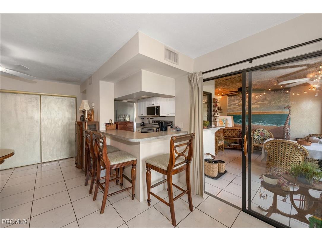 5770 Trailwinds Drive #213 Fort Myers FL 33907 2025019044 image8