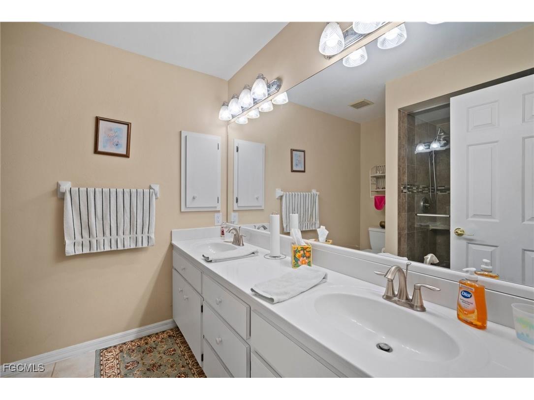 5771 Arvine Circle Fort Myers FL 33919 2025013016 image16