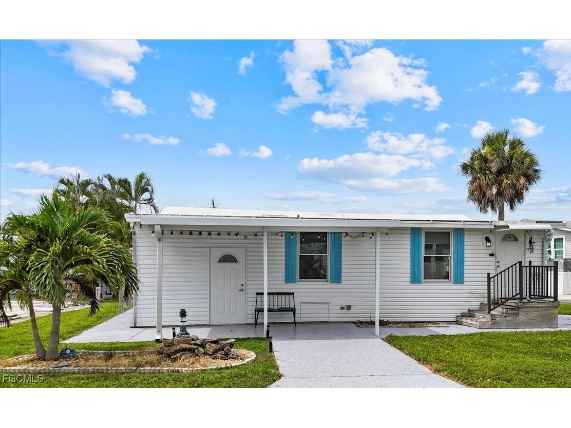 5773 Pink Panther Drive Fort Myers FL 33908 2025005367 image1