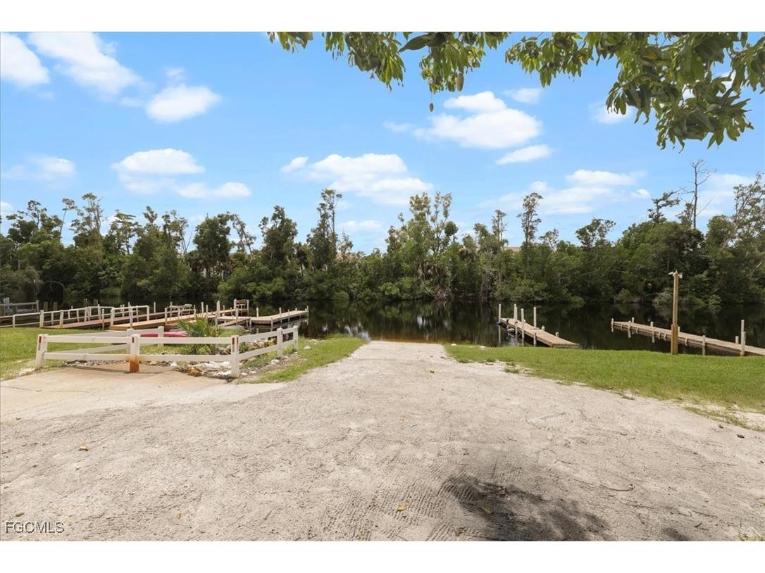 5773 Pink Panther Drive Fort Myers FL 33908 2025005367 image10