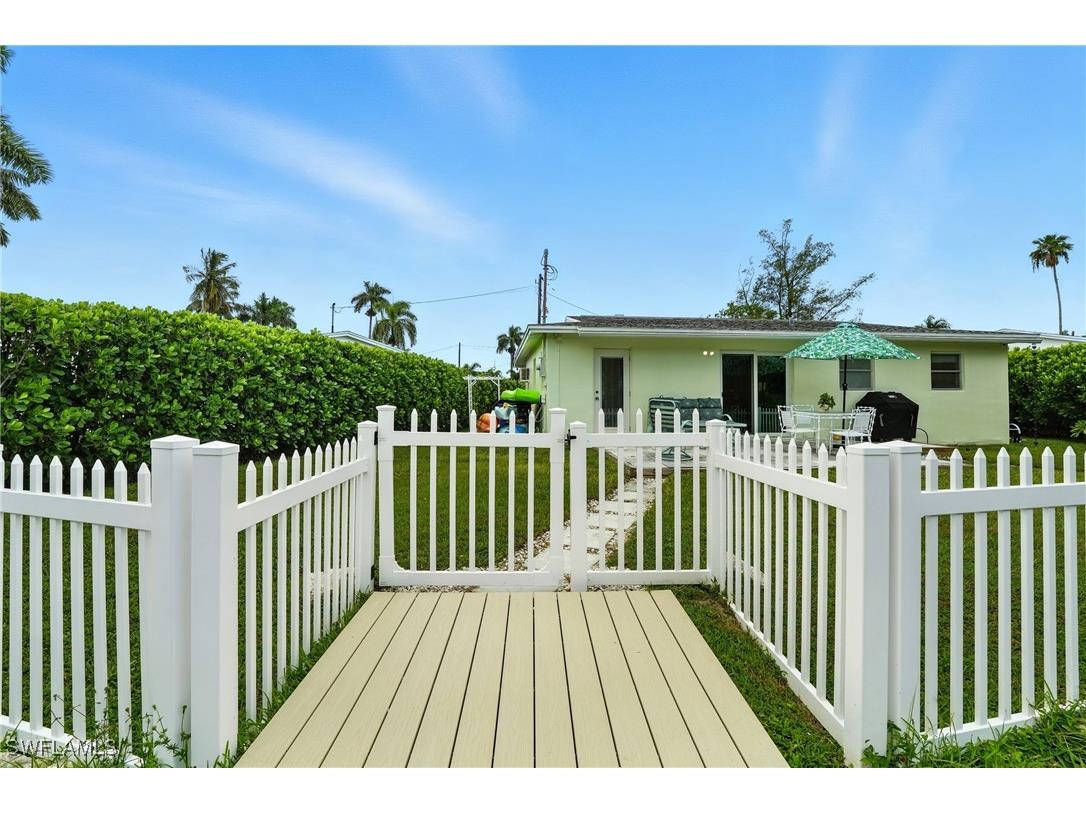 578 14th Street N Naples FL 34102 225069450 image28