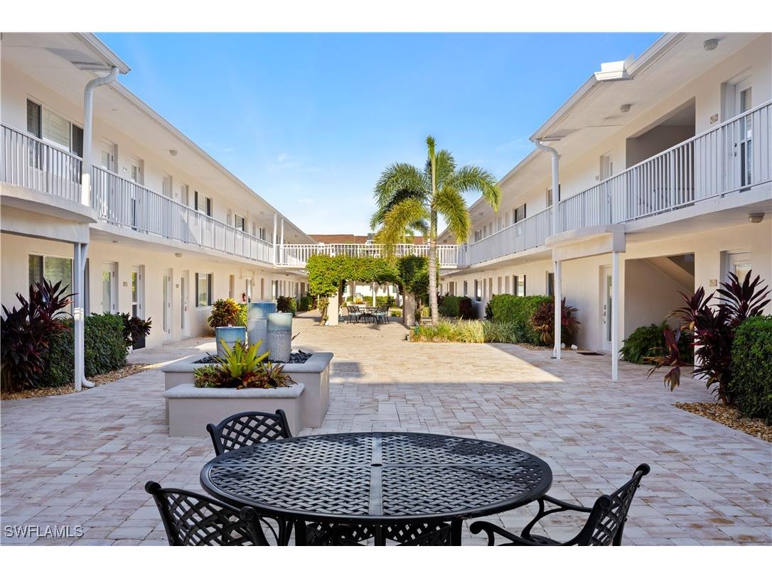 578 Broad Avenue S #578 Naples FL 34102 225078311 image3