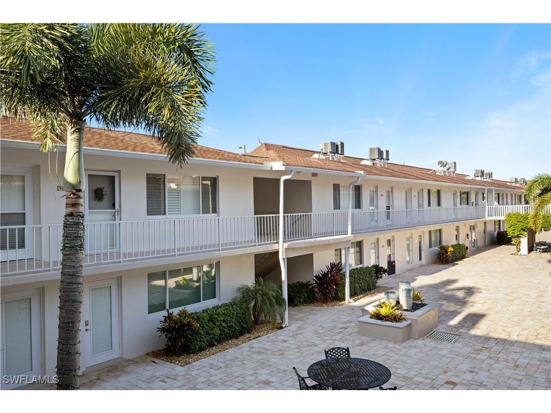 578 Broad Avenue S #578 Naples FL 34102 225078311 image5