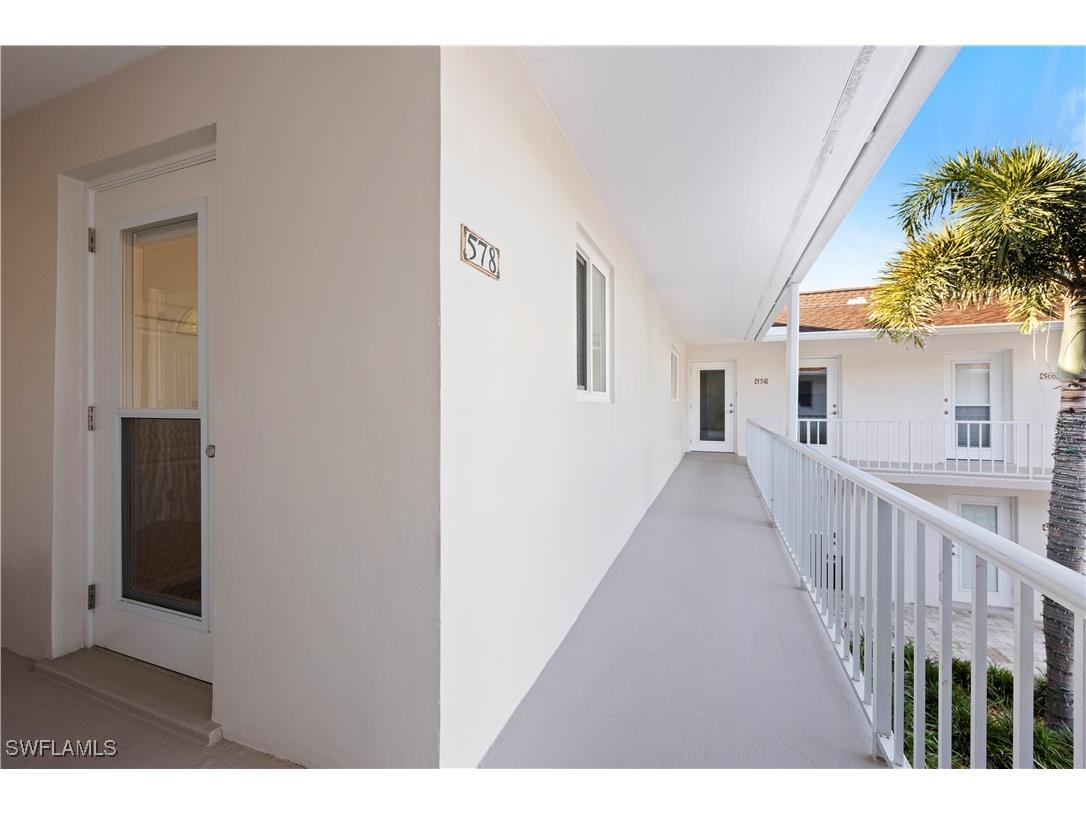 578 Broad Avenue S #578 Naples FL 34102 225078311 image6