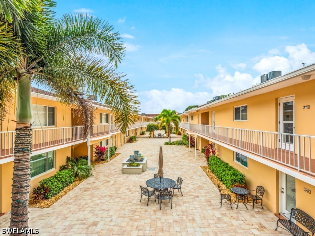 578 Broad Avenue S #578 Naples FL 34102 226018457 image1