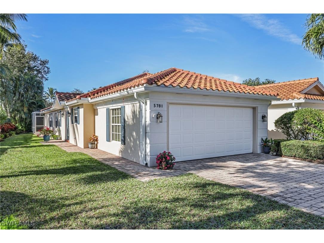 5781 Drummond Way Naples FL 34119 225084977 image1