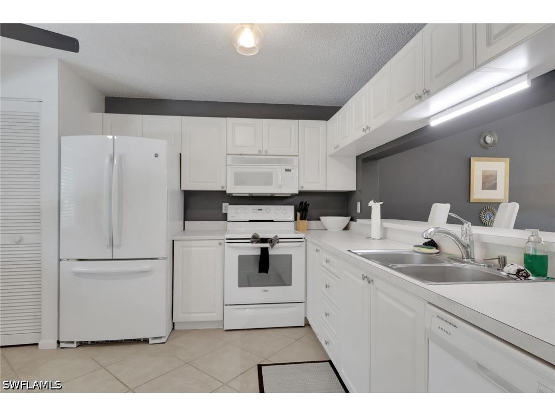 5784 Deauville Circle #B302 Naples FL 34112 226014542 image10