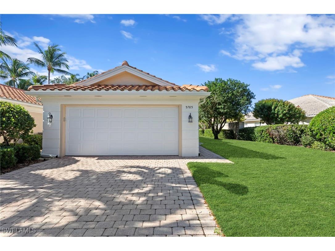 5785 Drummond Way Naples FL 34119 225077514 image1