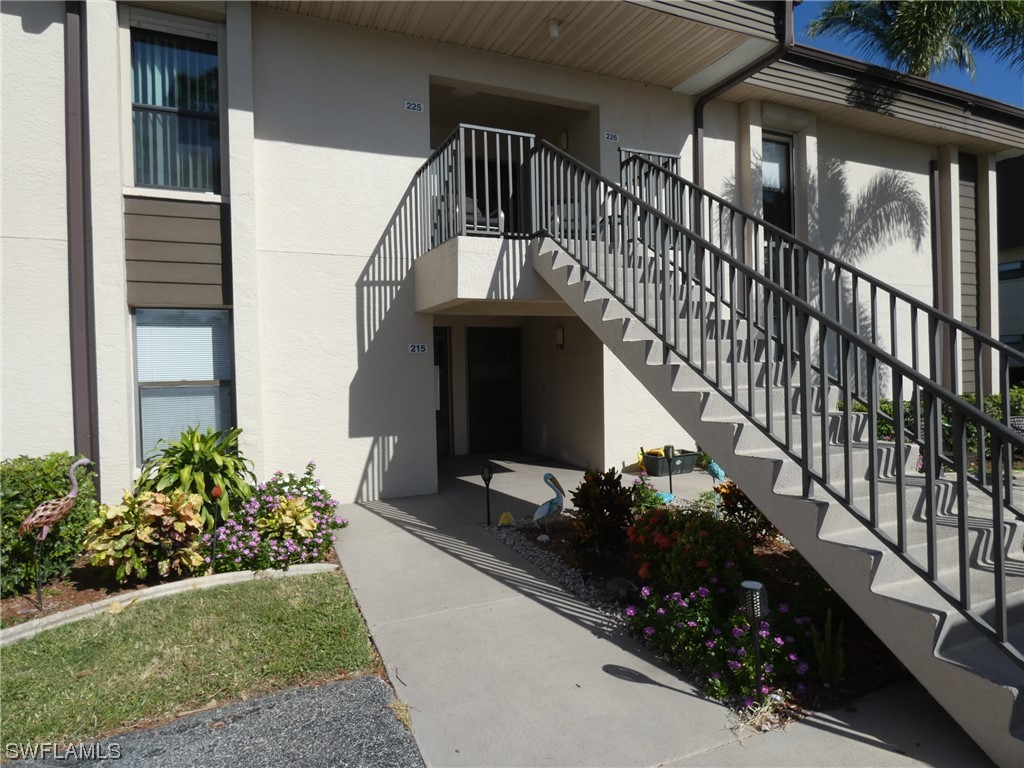 5785 Trailwinds Drive #215 Fort Myers FL 33907 223052176 image1