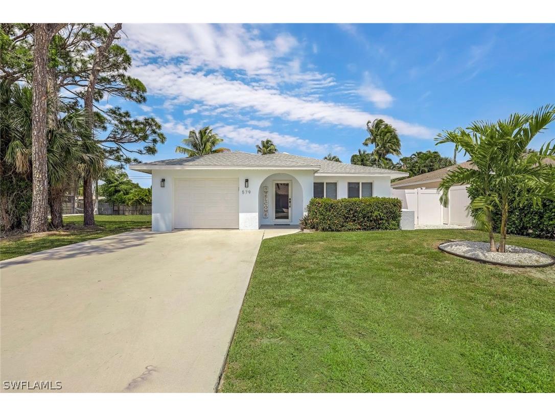 579 103rd Avenue N Naples FL 34108 224026818 image1