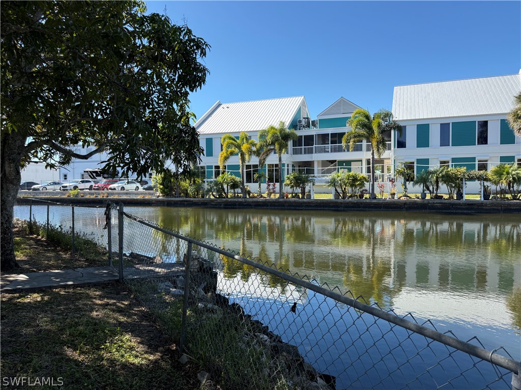 579 13th Street N Naples FL 34102 226006247 image1