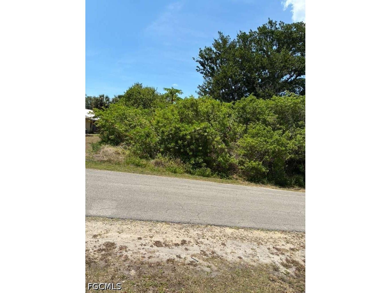 579 Glendale Avenue Lehigh Acres FL 33936 2026020581 image3