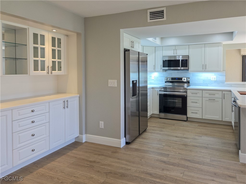 5790 Trailwinds Drive #111 Fort Myers FL 33907 2025012575 image3