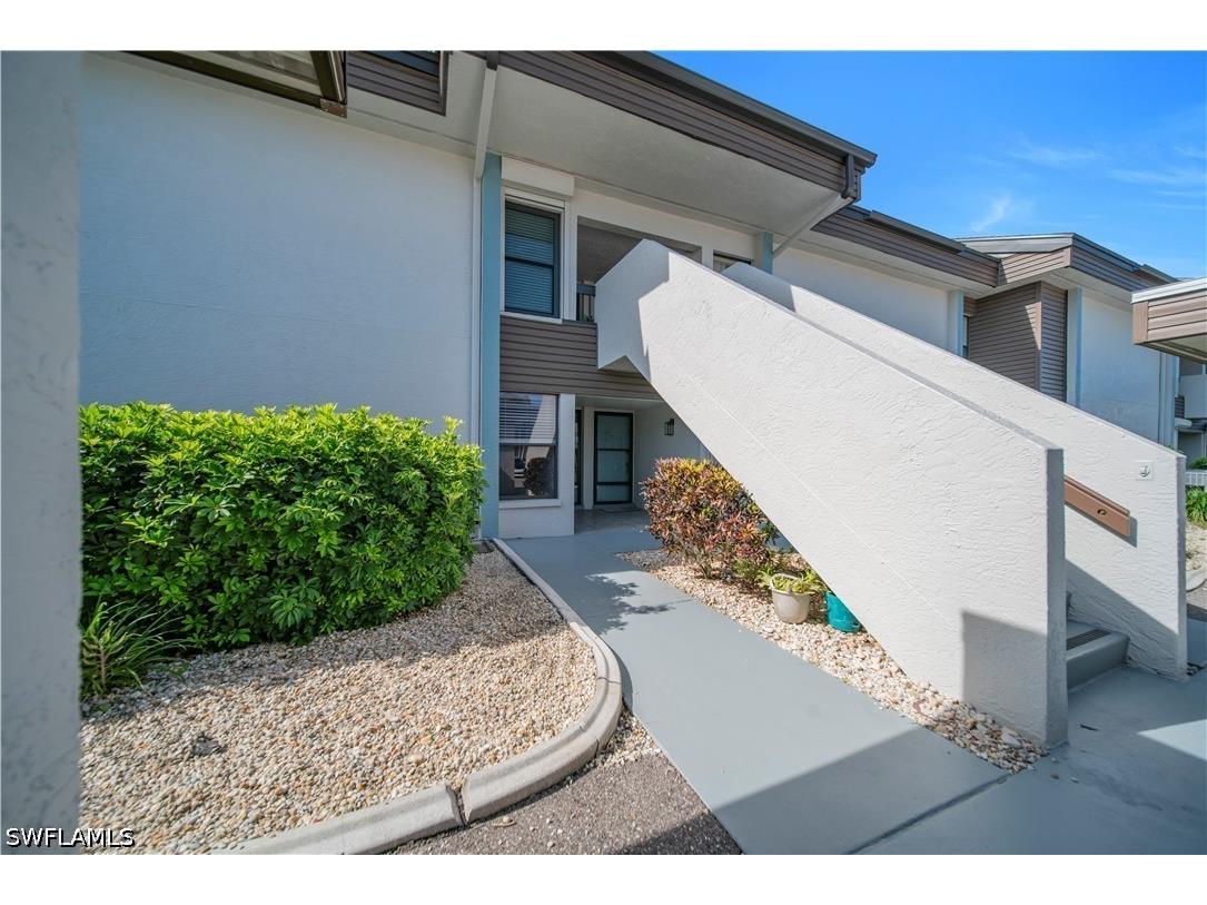 5790 Trailwinds Drive #111 Fort Myers FL 33907 226021601 image1