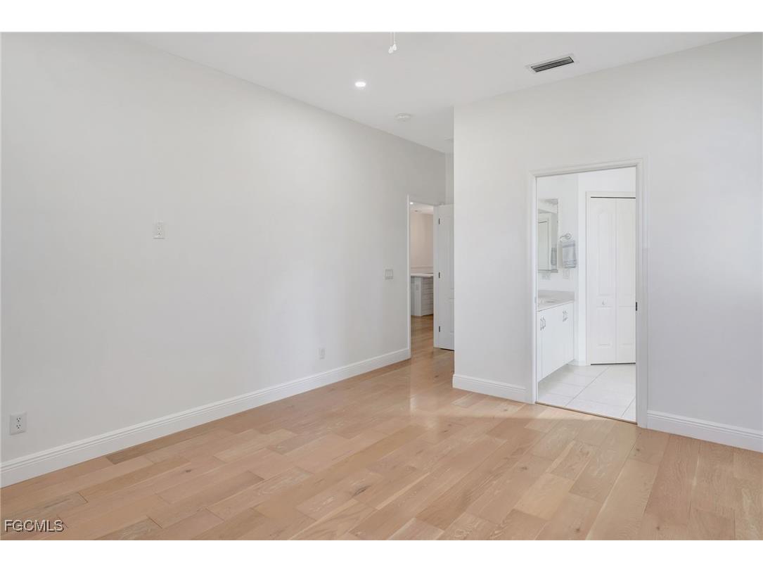 5794 Elizabeth Ann Way Fort Myers FL 33912 2025021177 image27