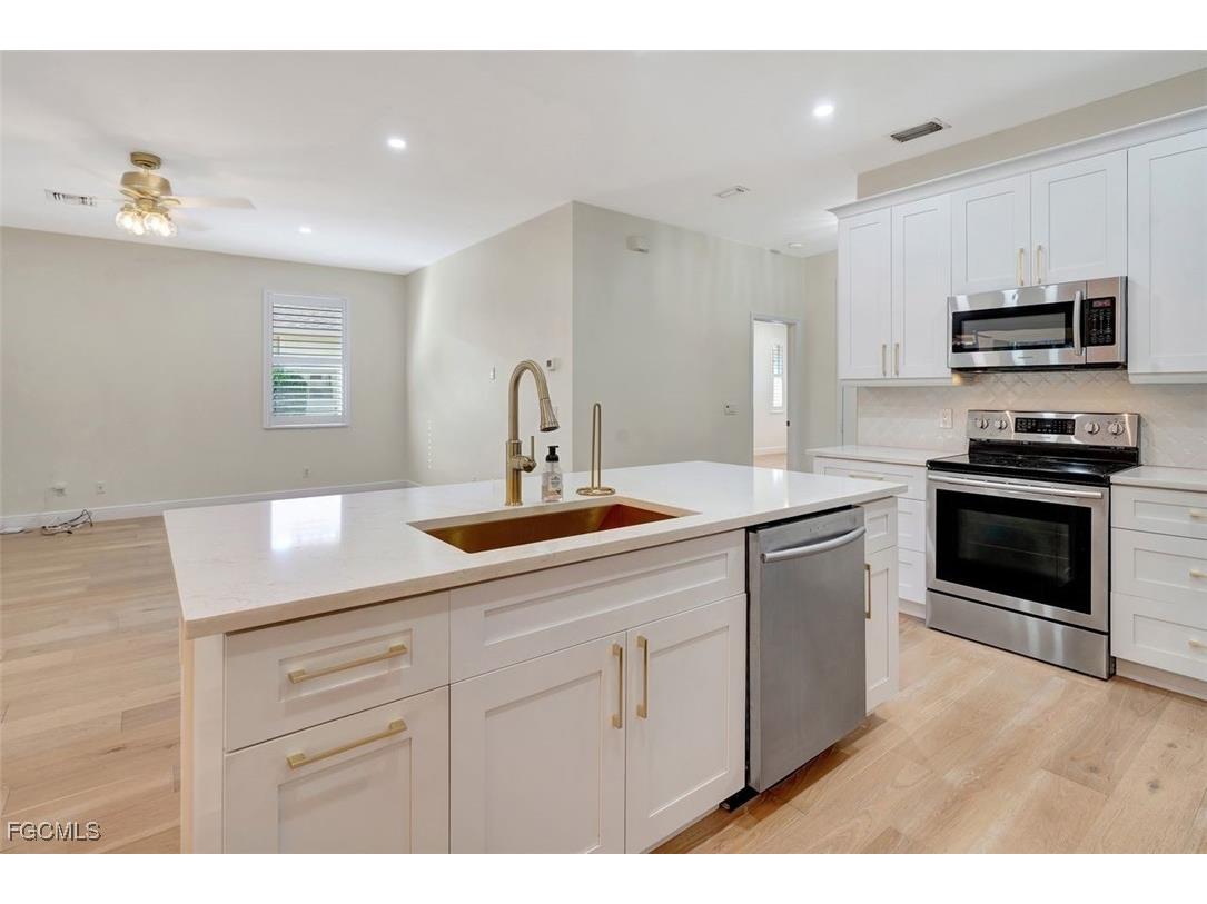 5794 Elizabeth Ann Way Fort Myers FL 33912 2025021177 image7