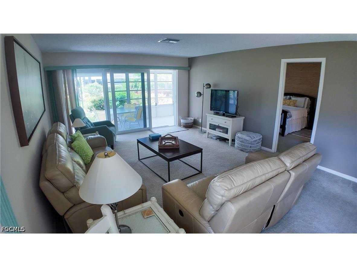 58 Glades Boulevard #3 Naples FL 34112 2026018857 image3