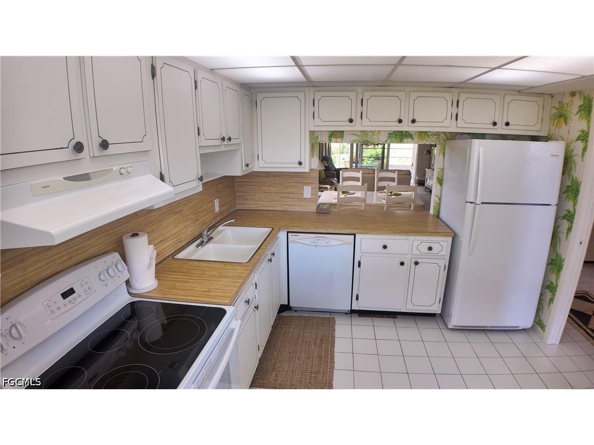 58 Glades Boulevard #3 Naples FL 34112 2026018857 image8