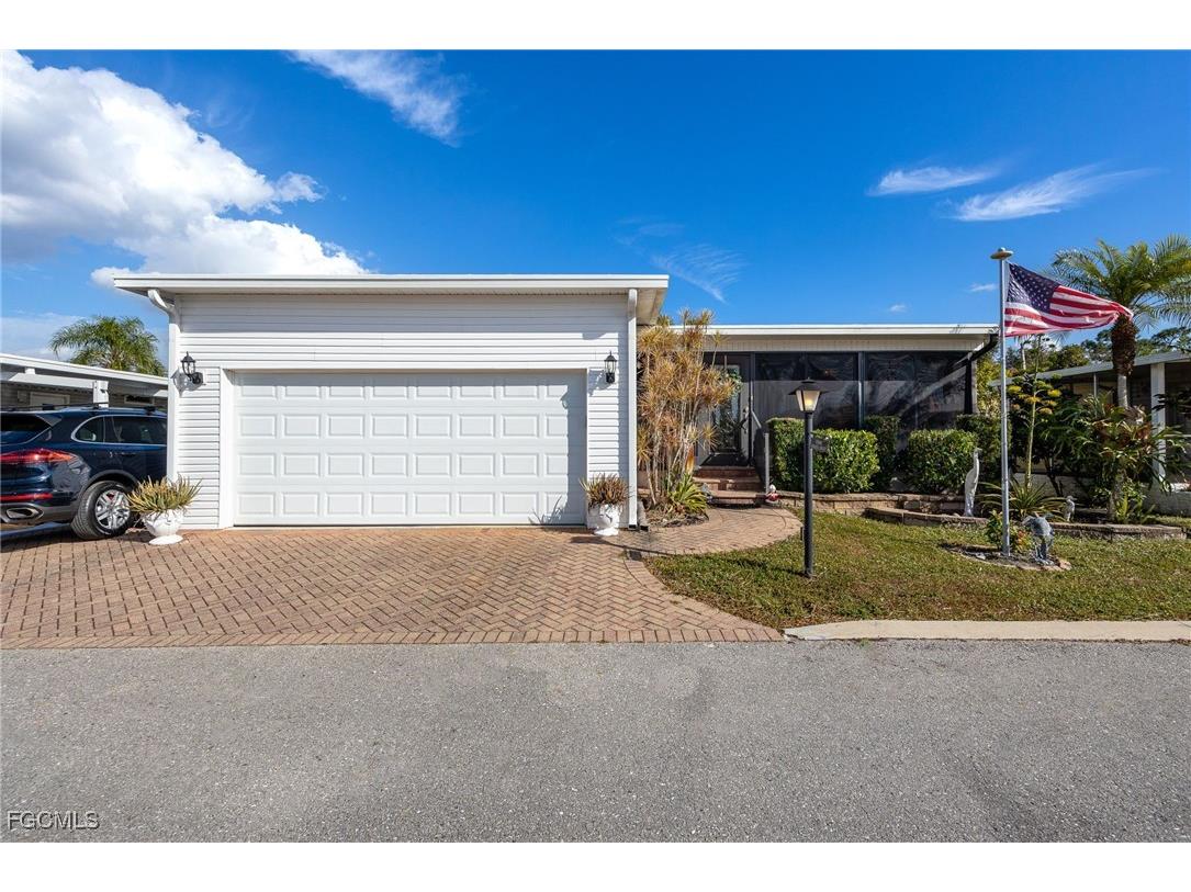 58 Snead Drive North Fort Myers FL 33903 2025026069 image1