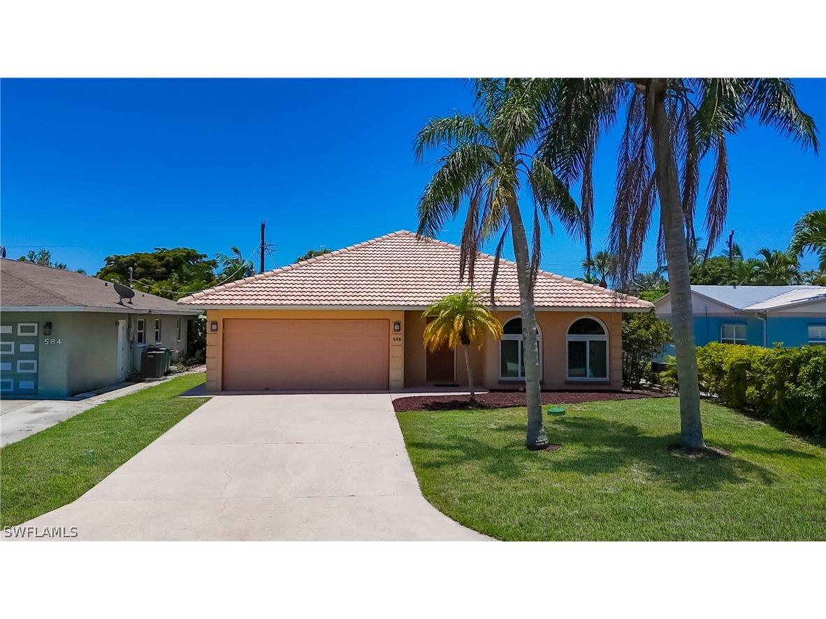 580 103rd Avenue N Naples FL 34108 224051026 image1