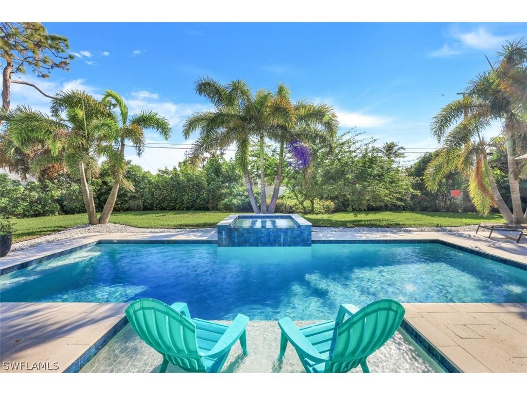 580 105th Avenue N Naples FL 34108 222089405 image1