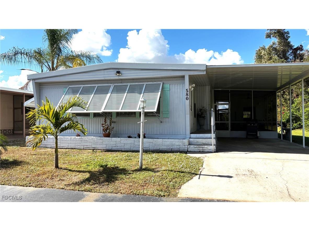 580 Winning Way North Fort Myers FL 33917 2026001548 image1