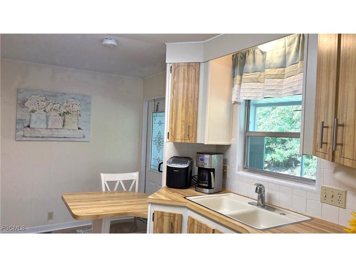580 Winning Way North Fort Myers FL 33917 2026001548 image15