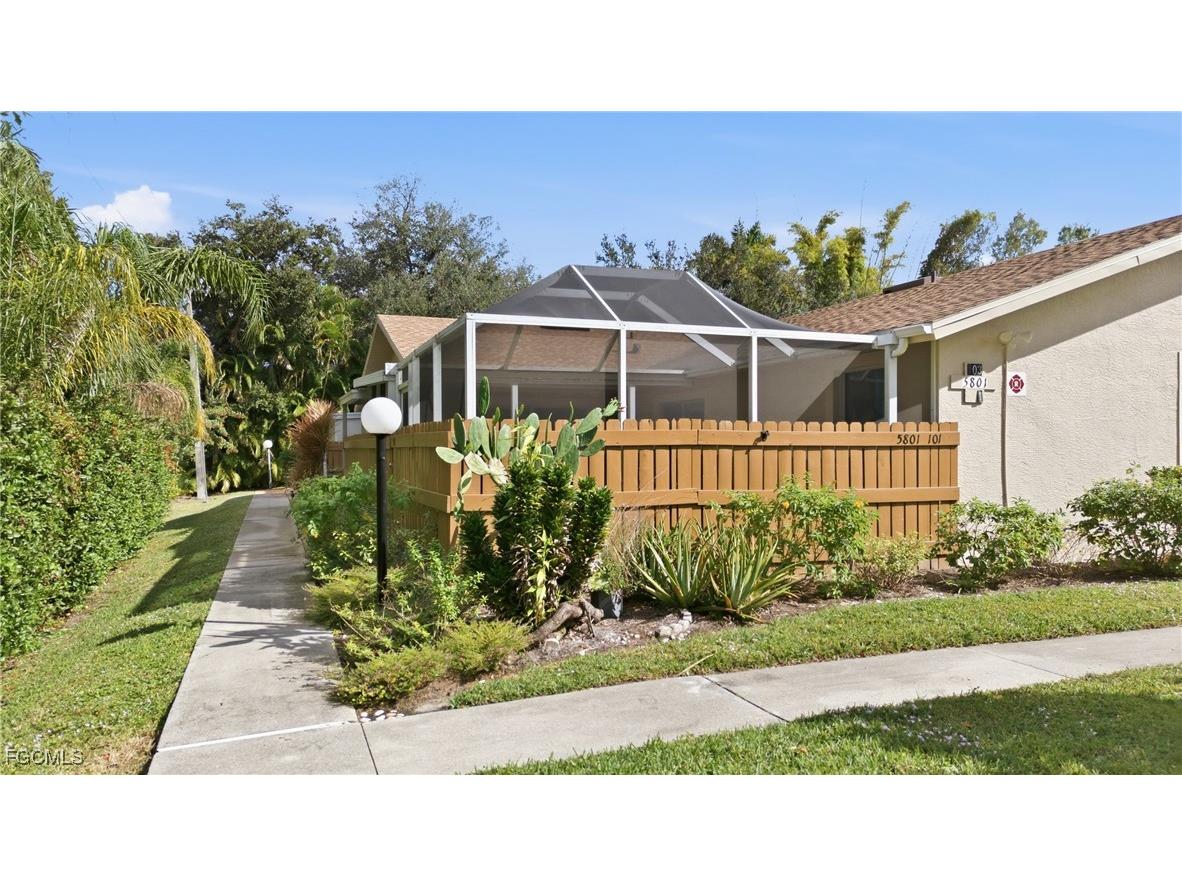 5801 Crystal Lake Lane #101 North Fort Myers FL 33917 2025025535 image1