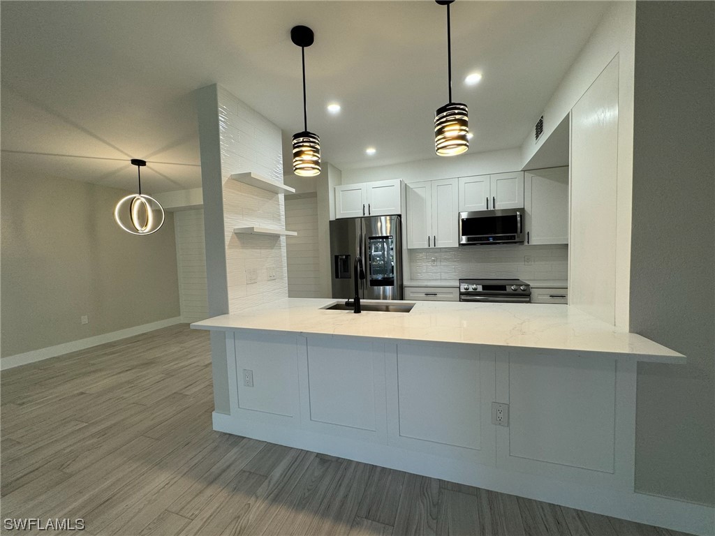 5802 Glencove Drive #304 Naples FL 34108 223076862 image1