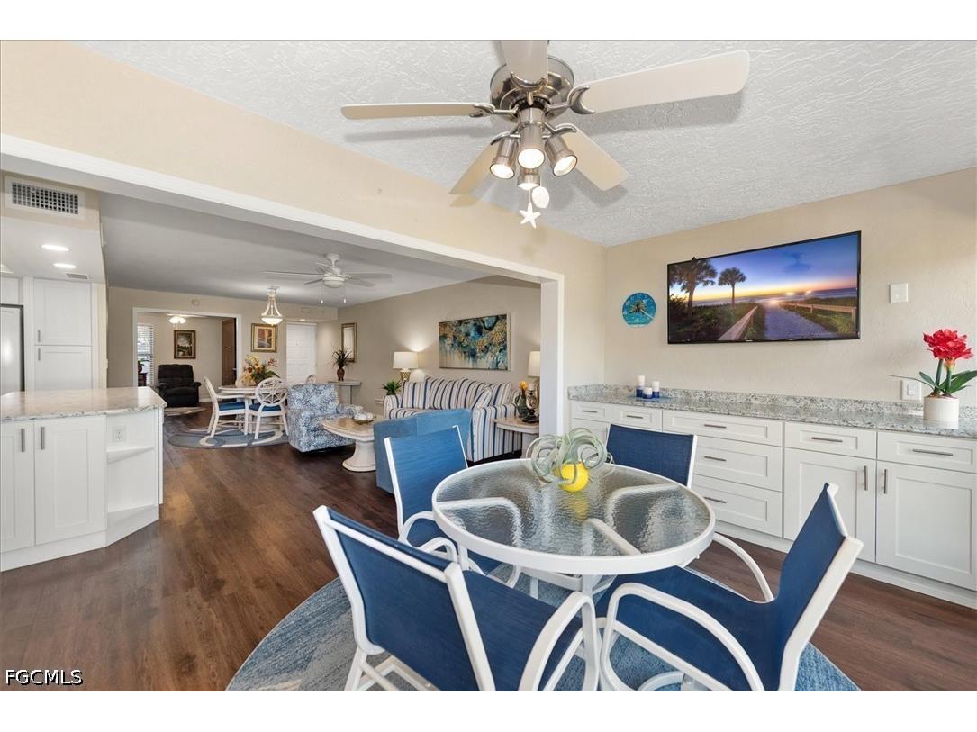 5805 Trailwinds Drive #314 Fort Myers FL 33907 2026018493 image3