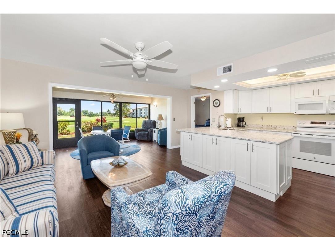 5805 Trailwinds Drive #314 Fort Myers FL 33907 2026018493 image4