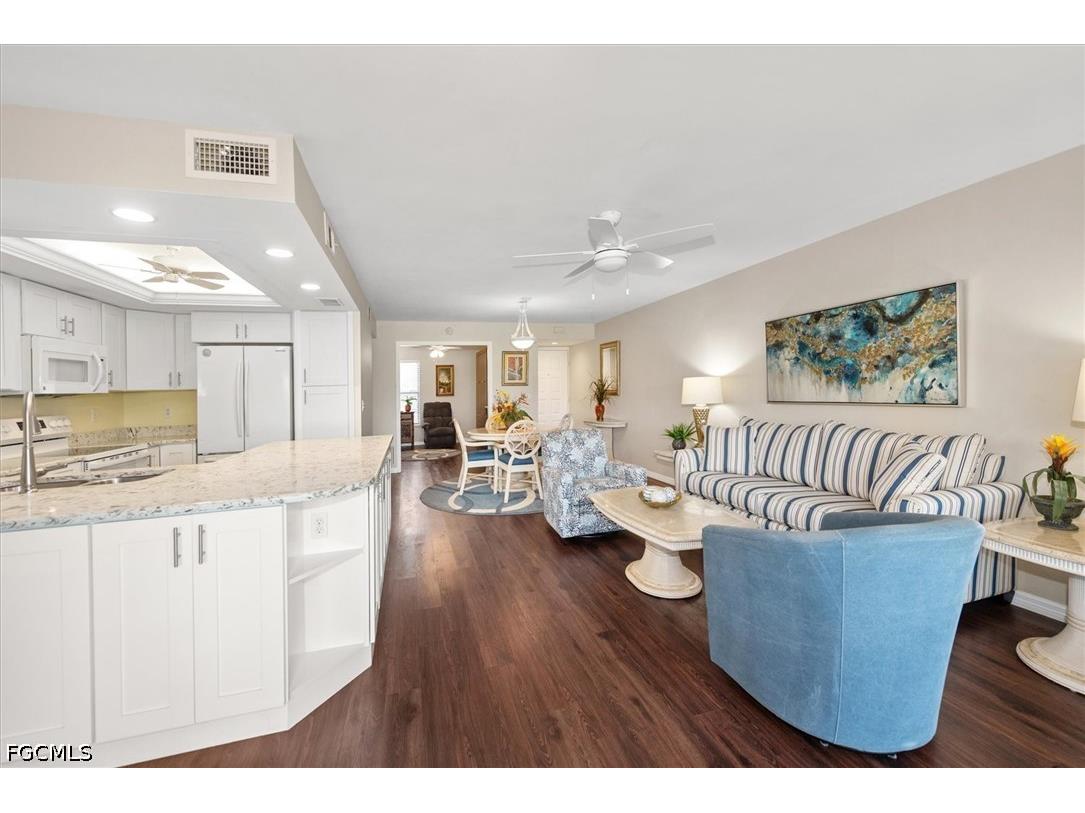 5805 Trailwinds Drive #314 Fort Myers FL 33907 2026018493 image5