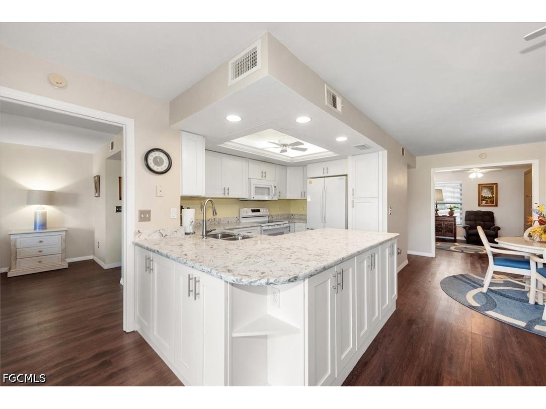 5805 Trailwinds Drive #314 Fort Myers FL 33907 2026018493 image9