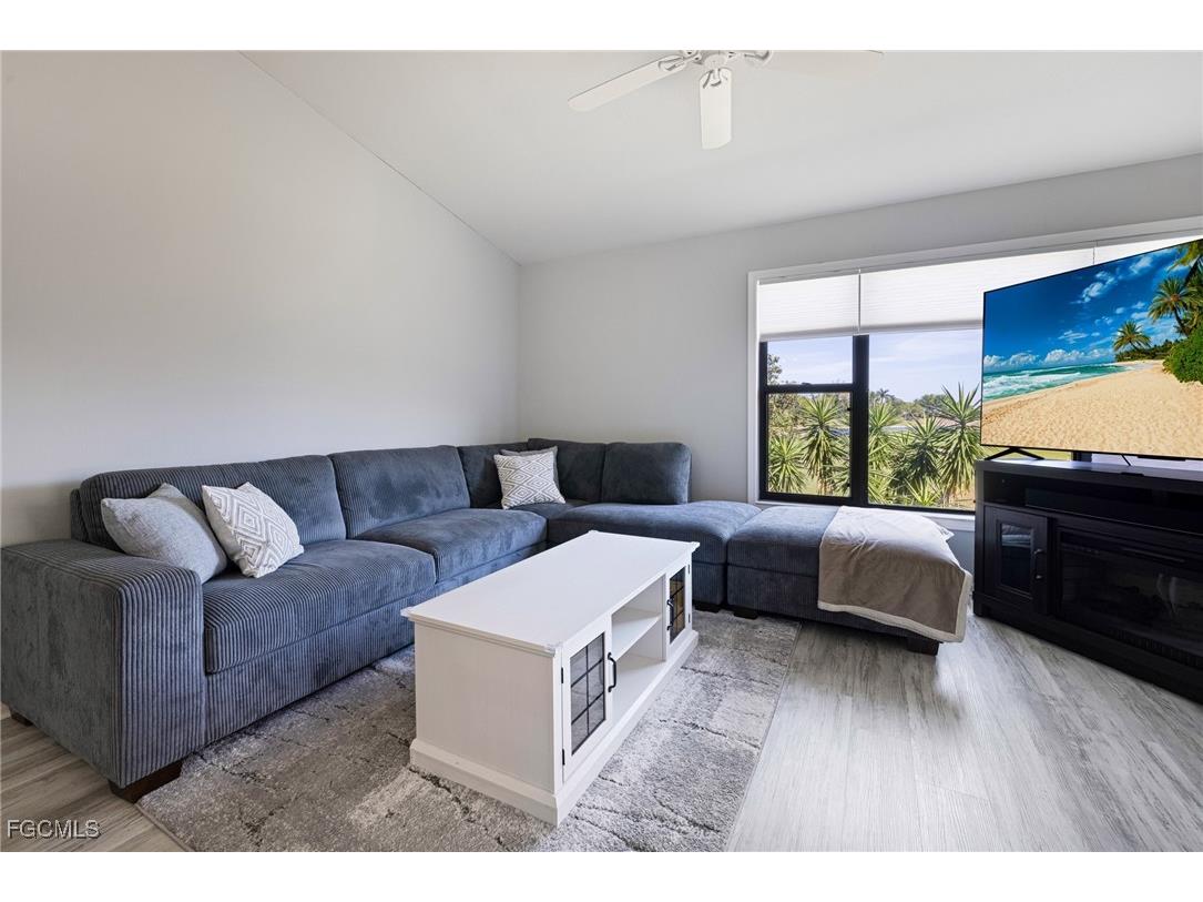 5805 Trailwinds Drive #326 Fort Myers FL 33907 2025024087 image4