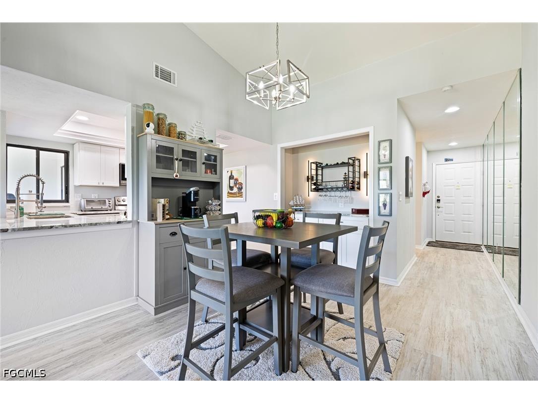 5805 Trailwinds Drive #326 Fort Myers FL 33907 2026019974 image1