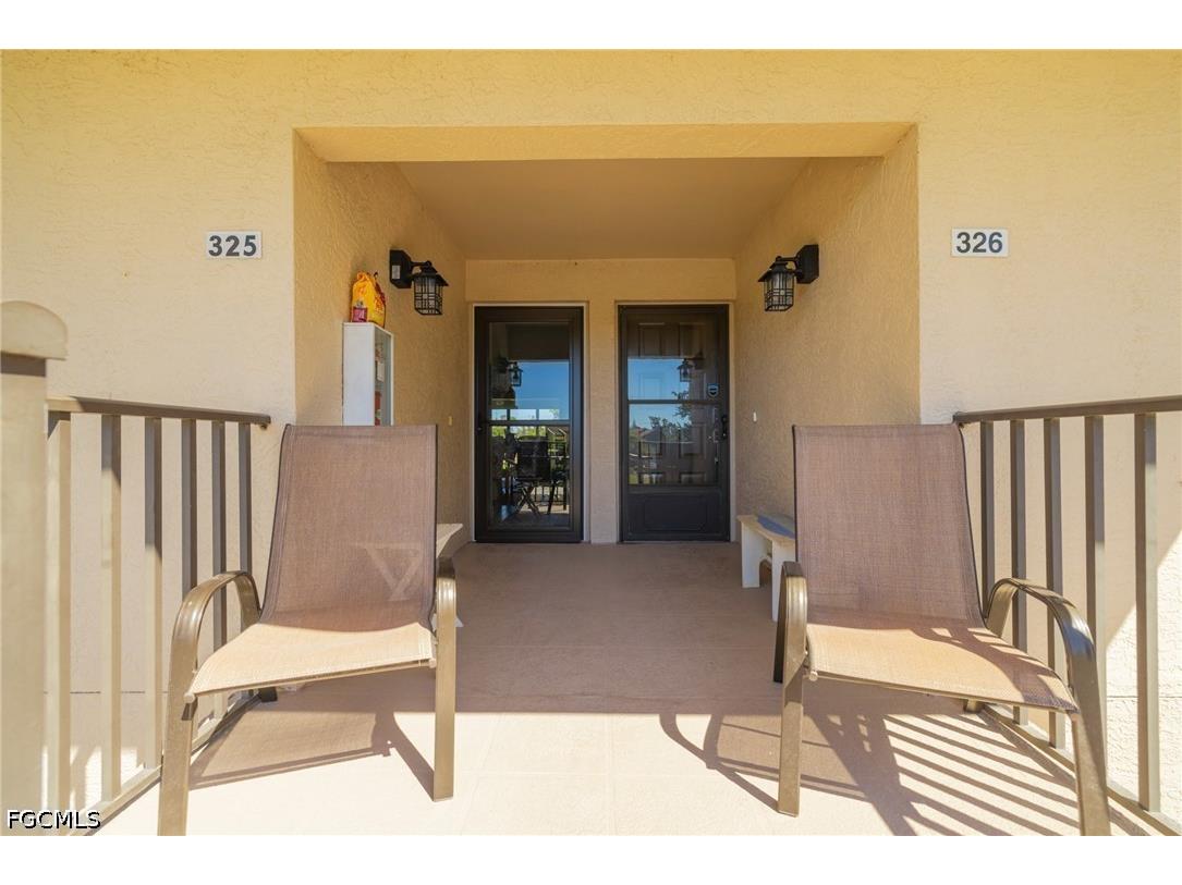 5805 Trailwinds Drive #326 Fort Myers FL 33907 2026019974 image2