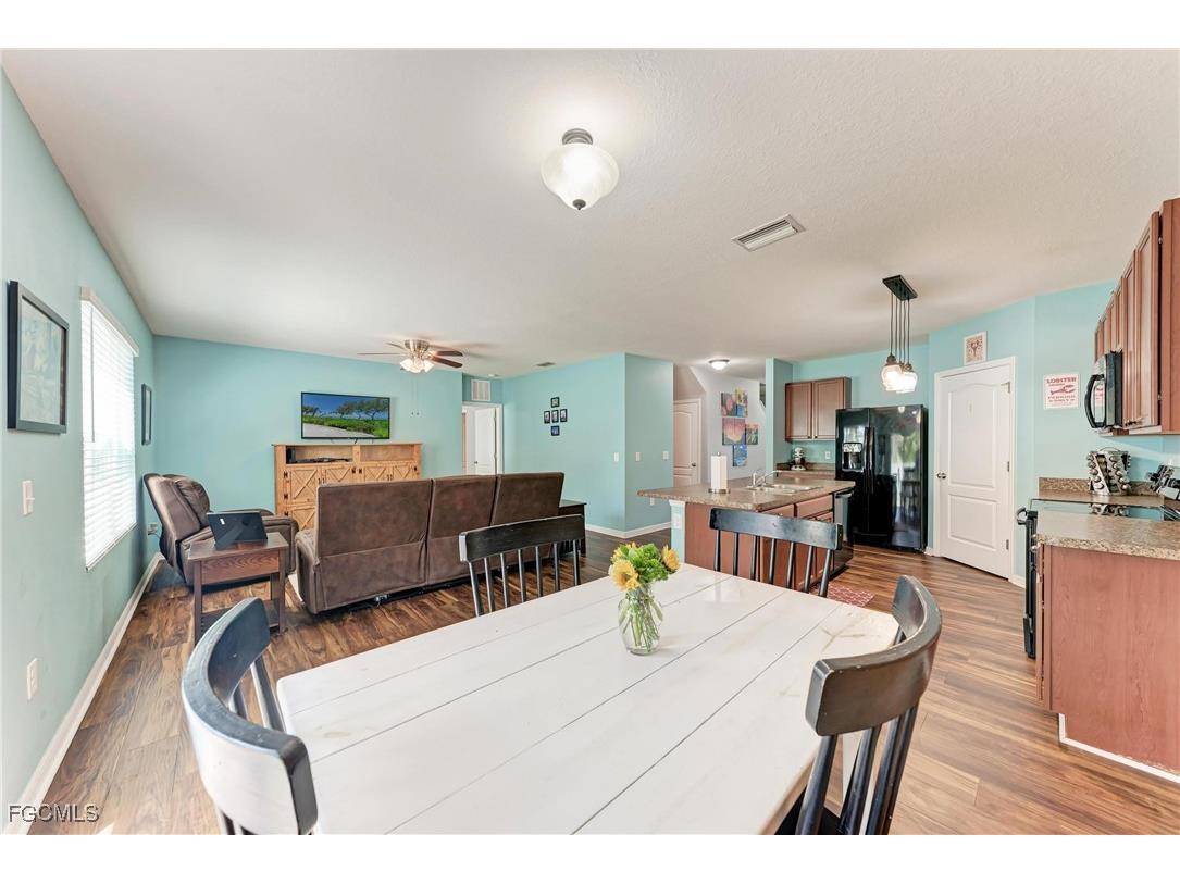 5809 71st Street E Palmetto FL 34221 2025011051 image12