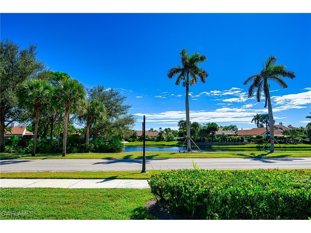 5809 Glencove Drive #902 Naples FL 34108 225059843 image1