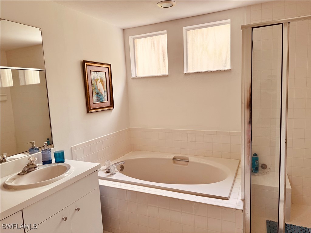 5809 Glencove Drive #902 Naples FL 34108 225059843 image10