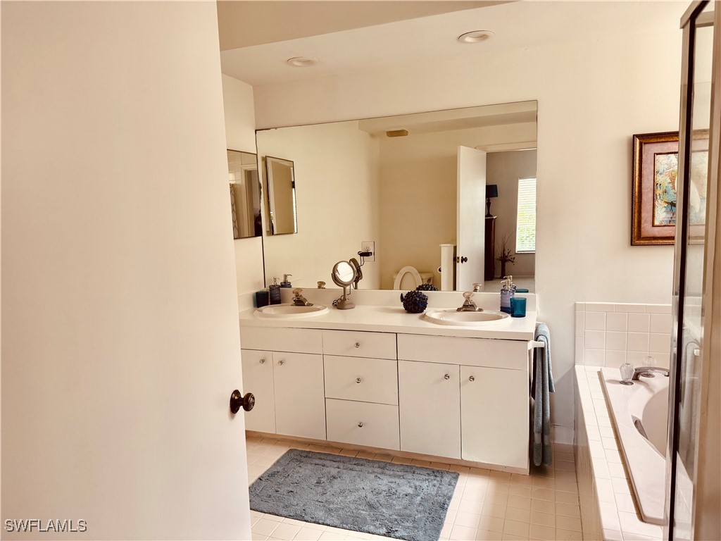 5809 Glencove Drive #902 Naples FL 34108 225059843 image11