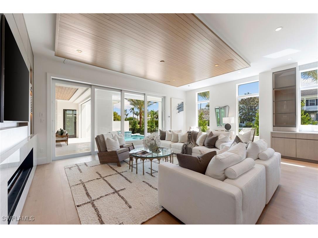 581 14th Avenue S Naples FL 34102 225056392 image10