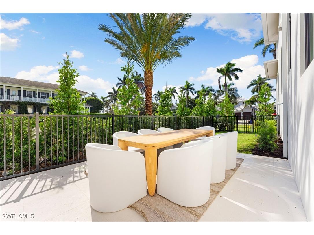 581 14th Avenue S Naples FL 34102 225056392 image21