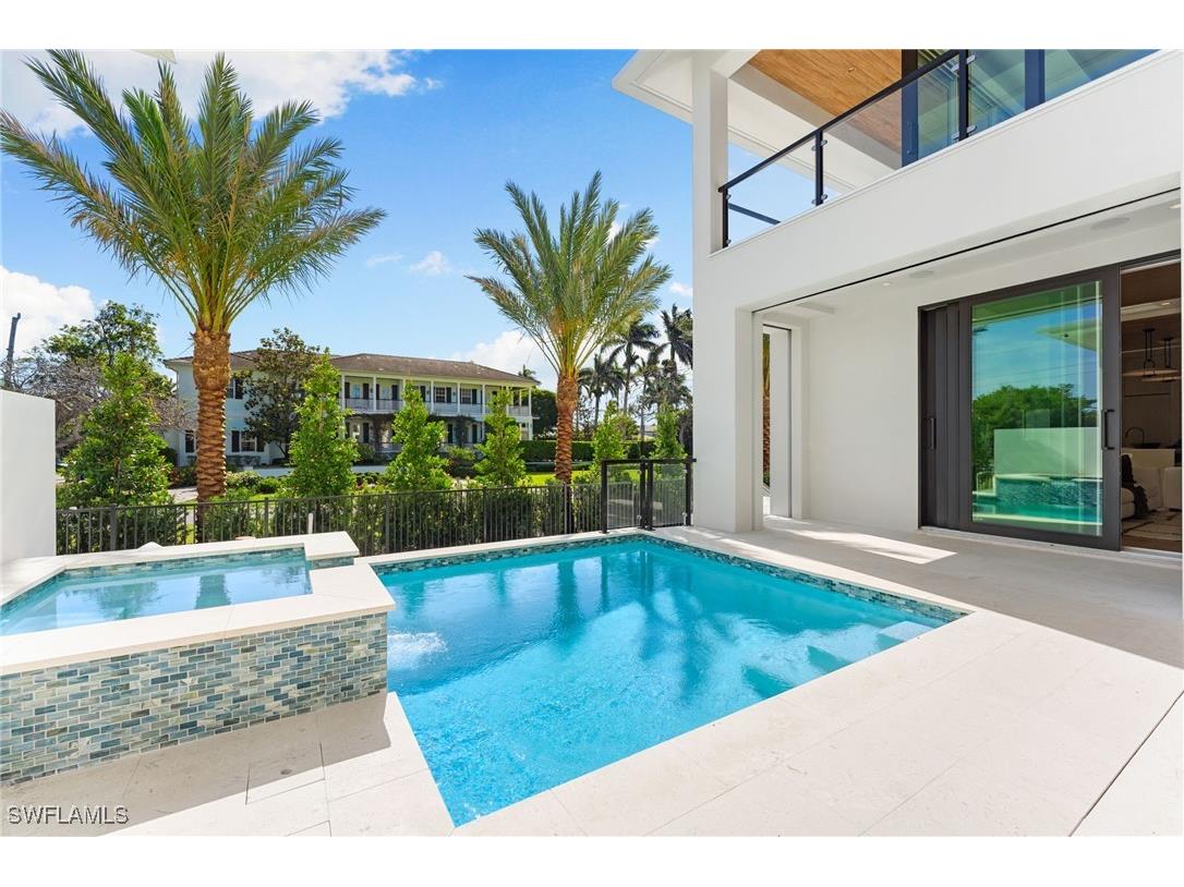 581 14th Avenue S Naples FL 34102 225056392 image7