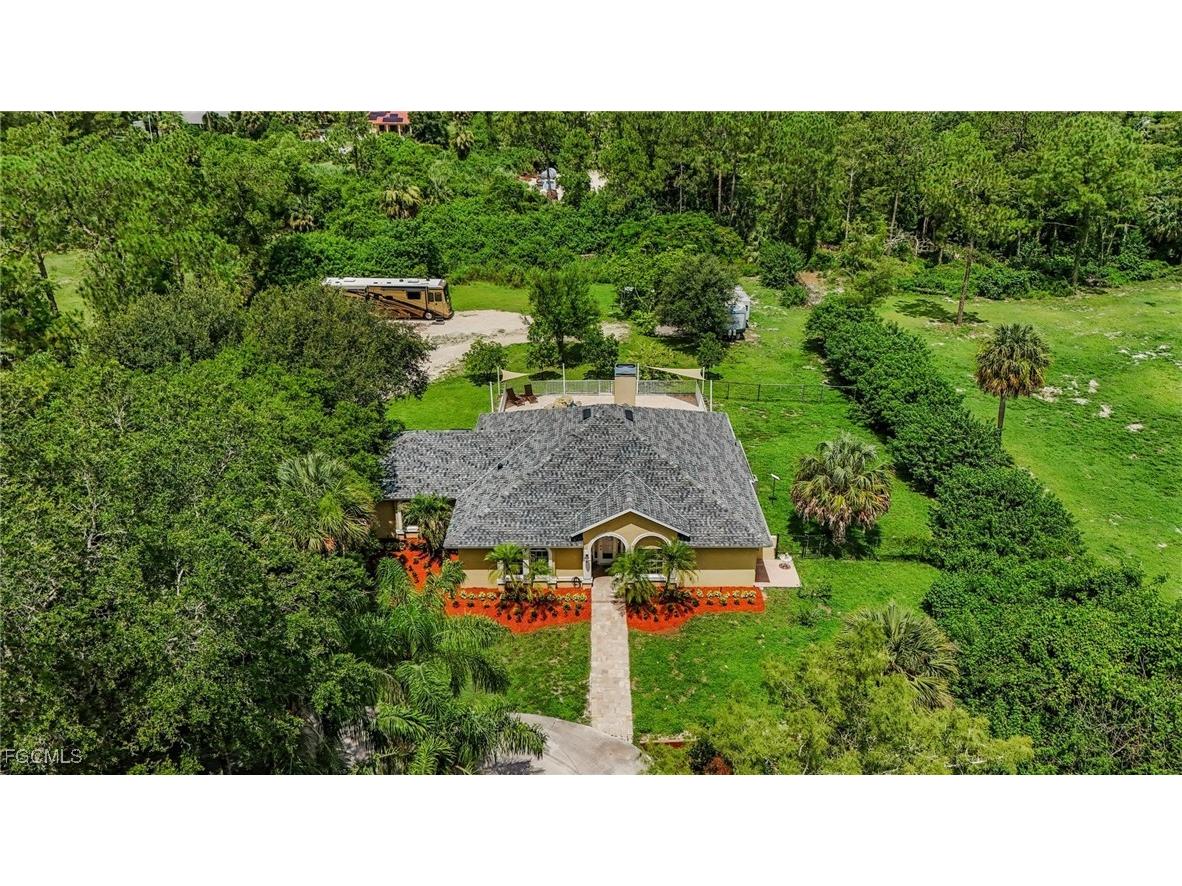 581 19th Street SW Naples FL 34117 2025002301 image1