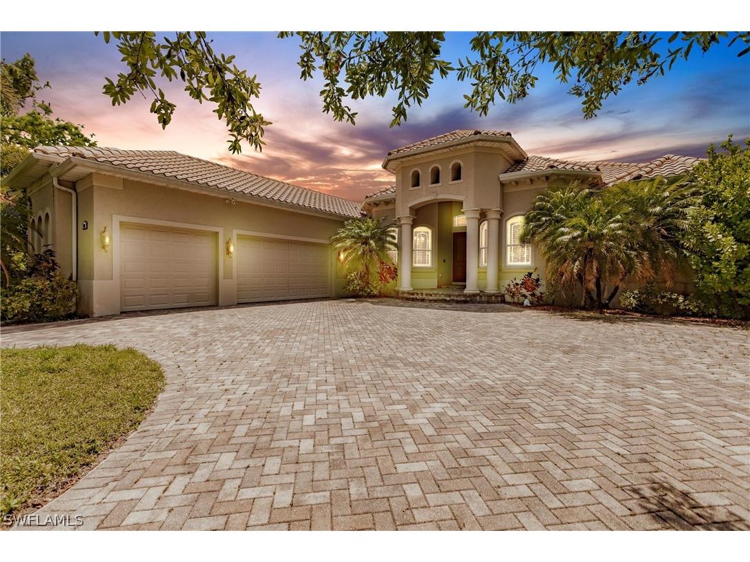581 31st Street SW Naples FL 34117 224041565 image1